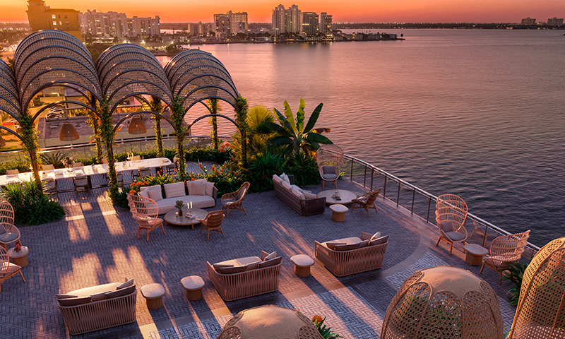 CONTINUUM CLUB & RESIDENCES