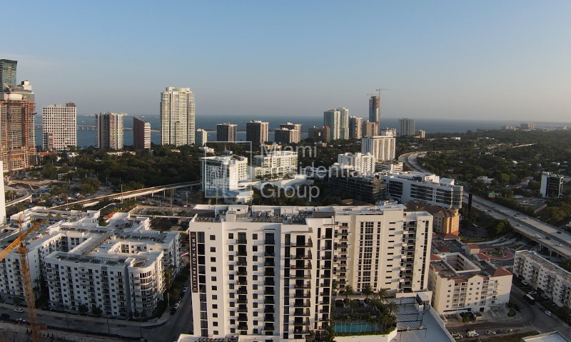 DOMUS BRICKELL CENTER